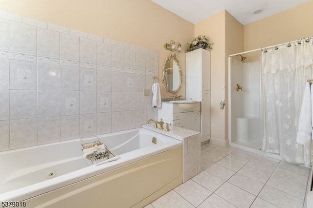 80 Deer Hill Rd, Tewksbury Twp., NJ 08833