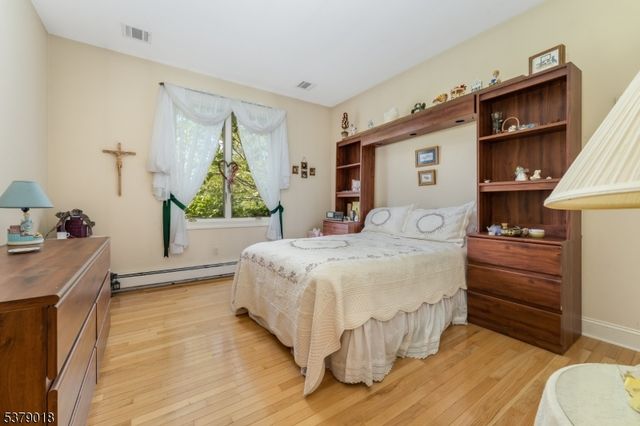 80 Deer Hill Rd, Tewksbury Twp., NJ 08833