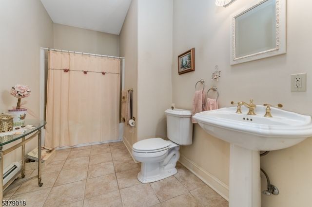 80 Deer Hill Rd, Tewksbury Twp., NJ 08833