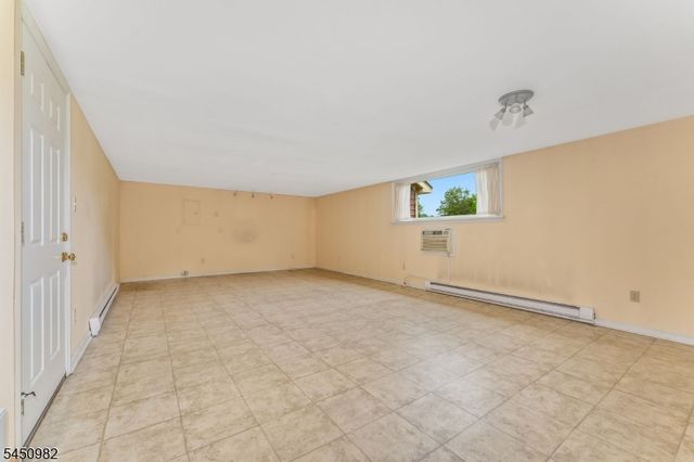 80 Deer Hill Rd, Tewksbury Twp., NJ 08833