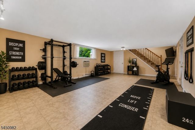 80 Deer Hill Rd, Tewksbury Twp., NJ 08833