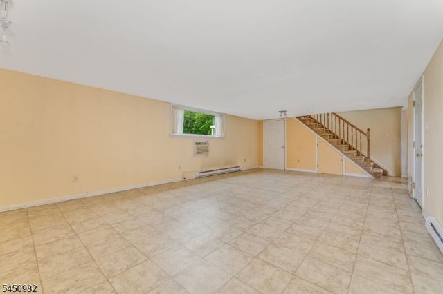 80 Deer Hill Rd, Tewksbury Twp., NJ 08833