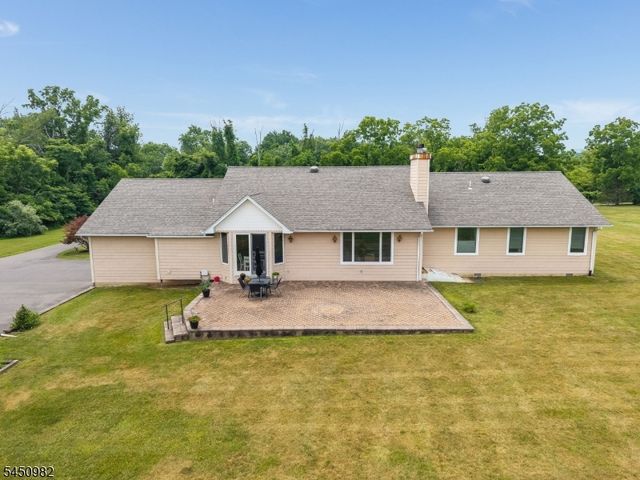 80 Deer Hill Rd, Tewksbury Twp., NJ 08833