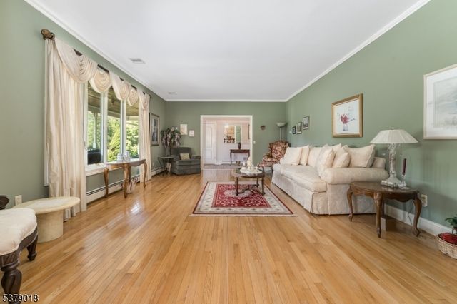 80 Deer Hill Rd, Tewksbury Twp., NJ 08833