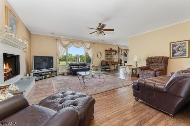 80 Deer Hill Rd, Tewksbury Twp., NJ 08833