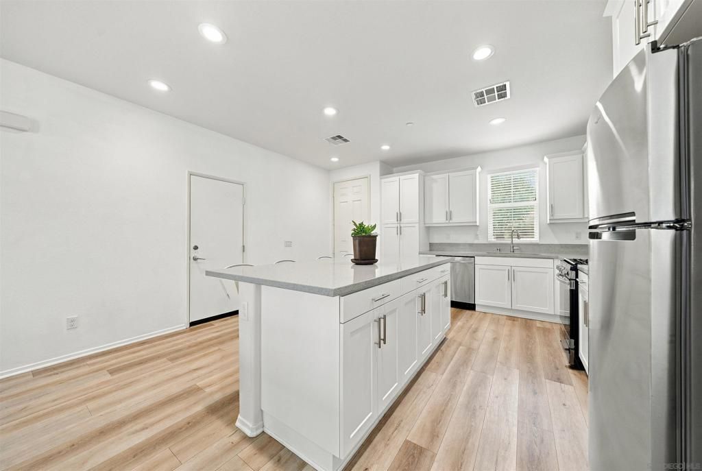 154 Ambrosia Ct, Perris, CA 92571 — photo 5
