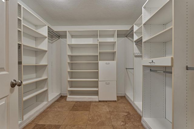 16707 Avenfield Road, Tomball, TX 77377