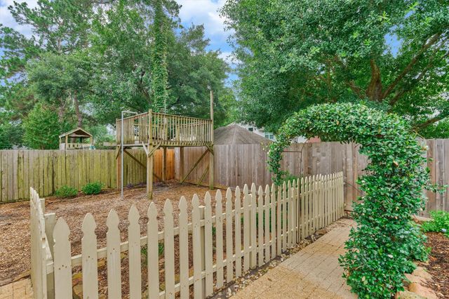 16707 Avenfield Road, Tomball, TX 77377