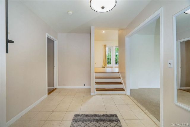 7 Susan Court, White Plains, NY 10605