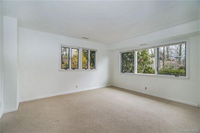 7 Susan Court, White Plains, NY 10605