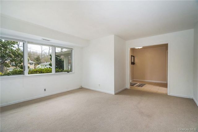 7 Susan Court, White Plains, NY 10605