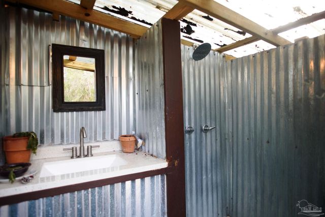 1500 E Jackson St, Pensacola, FL 32501