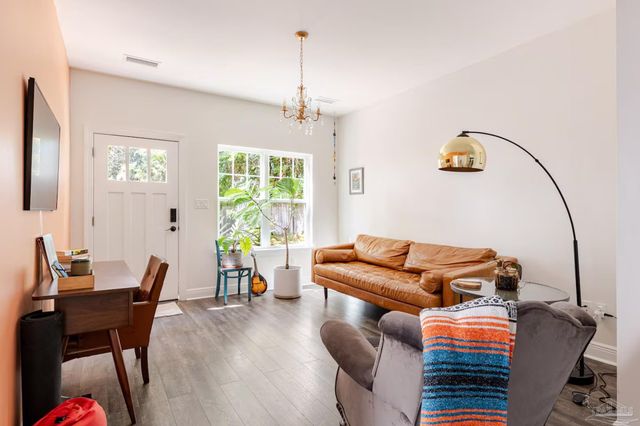 1500 E Jackson St, Pensacola, FL 32501