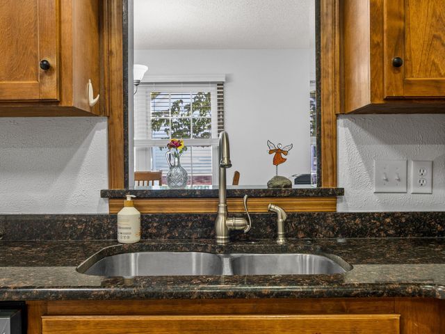 138 Parris Ridge Drive, Boiling Springs, SC 29316