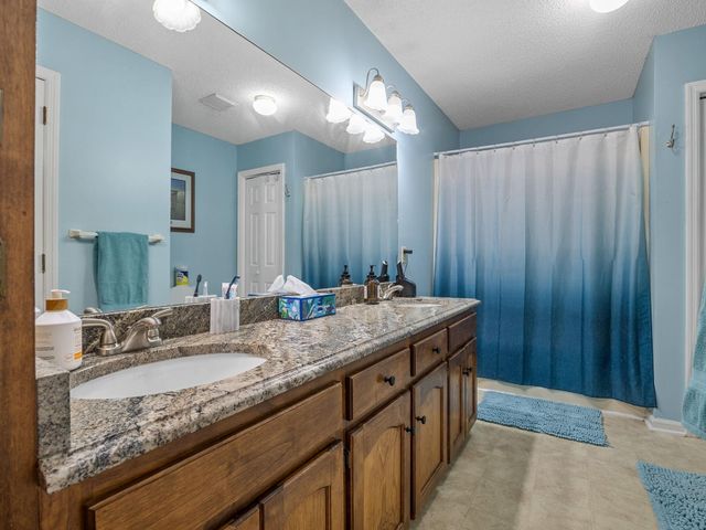 138 Parris Ridge Drive, Boiling Springs, SC 29316