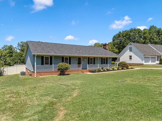 138 Parris Ridge Drive, Boiling Springs, SC 29316