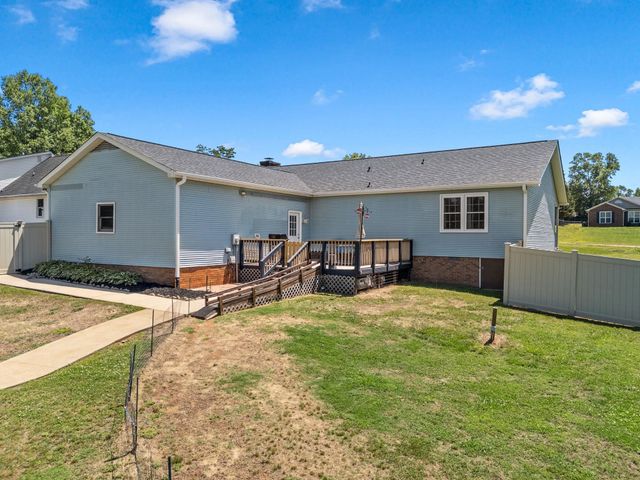 138 Parris Ridge Drive, Boiling Springs, SC 29316