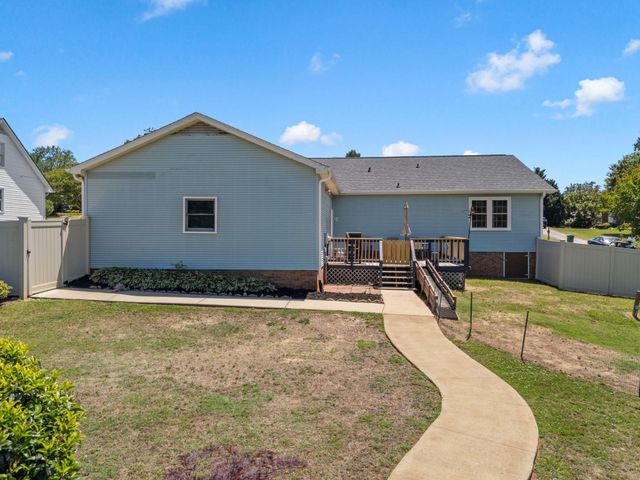 138 Parris Ridge Drive, Boiling Springs, SC 29316