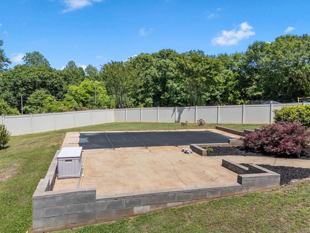 138 Parris Ridge Drive, Boiling Springs, SC 29316