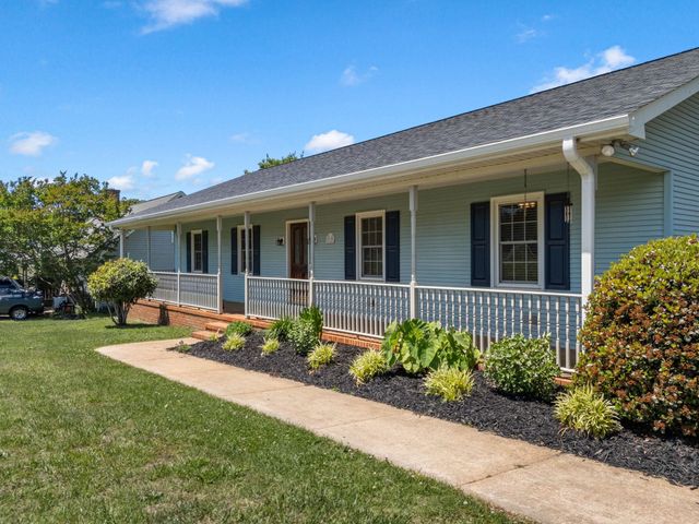 138 Parris Ridge Drive, Boiling Springs, SC 29316