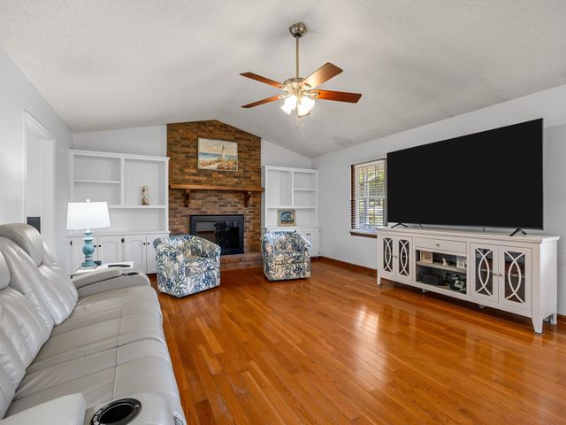 138 Parris Ridge Drive, Boiling Springs, SC 29316