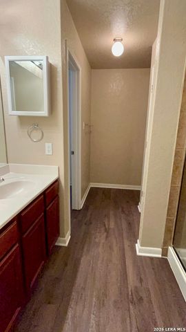 9303 Ingleton, San Antonio, TX 78245