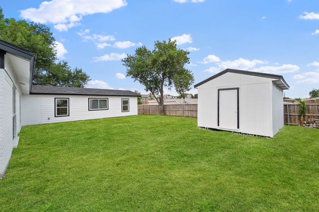 2118 Lamont Drive, Garland, TX 75040