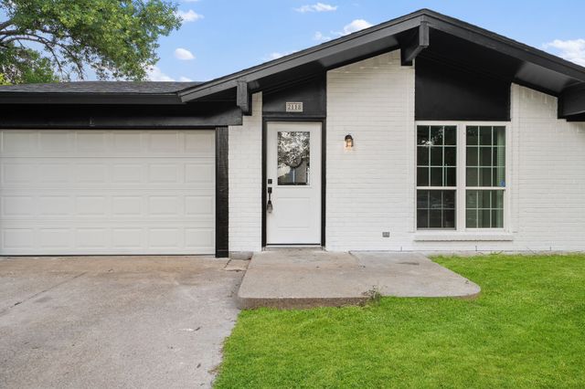 2118 Lamont Drive, Garland, TX 75040