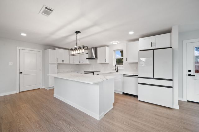 2118 Lamont Drive, Garland, TX 75040