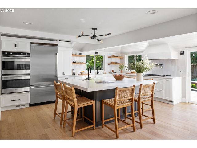 13740 FIELDING Rd, Lake Oswego, OR 97034