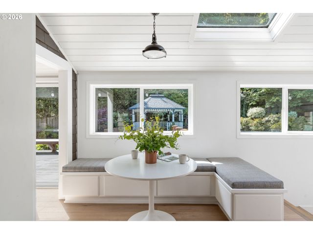 13740 FIELDING Rd, Lake Oswego, OR 97034