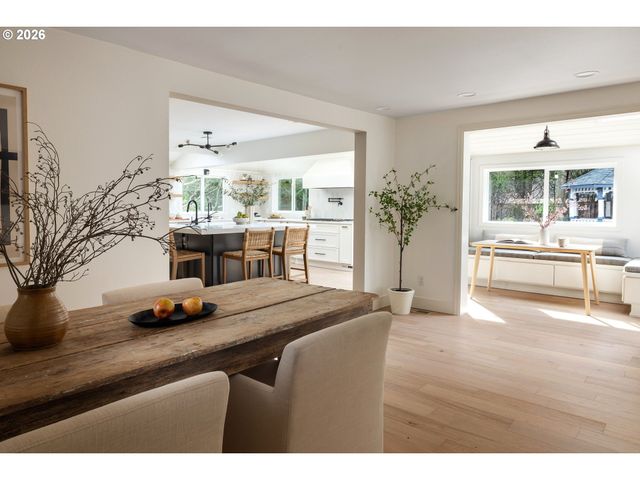 13740 FIELDING Rd, Lake Oswego, OR 97034