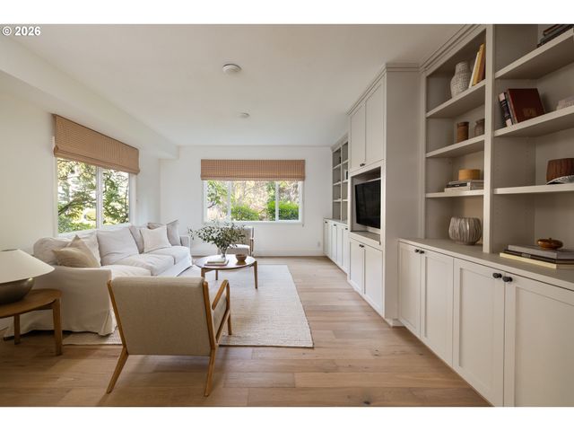 13740 FIELDING Rd, Lake Oswego, OR 97034