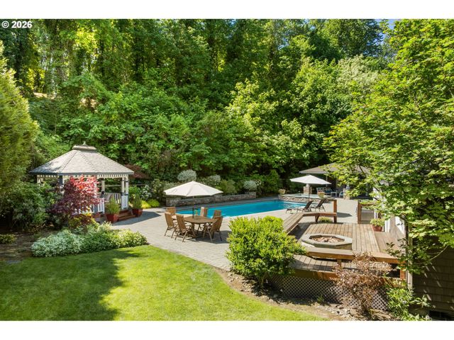 13740 FIELDING Rd, Lake Oswego, OR 97034