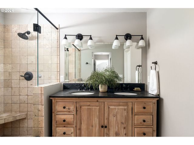 13740 FIELDING Rd, Lake Oswego, OR 97034