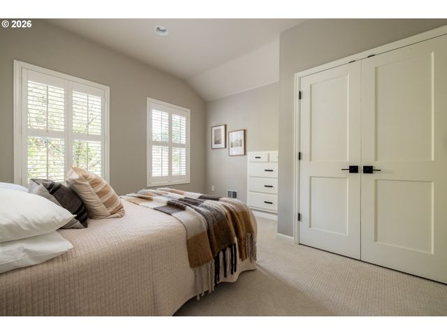 13740 FIELDING Rd, Lake Oswego, OR 97034