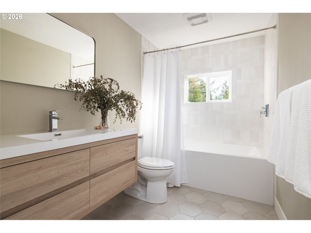 13740 FIELDING Rd, Lake Oswego, OR 97034