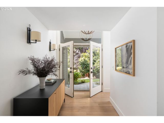 13740 FIELDING Rd, Lake Oswego, OR 97034