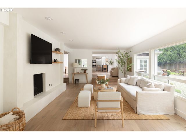 13740 FIELDING Rd, Lake Oswego, OR 97034