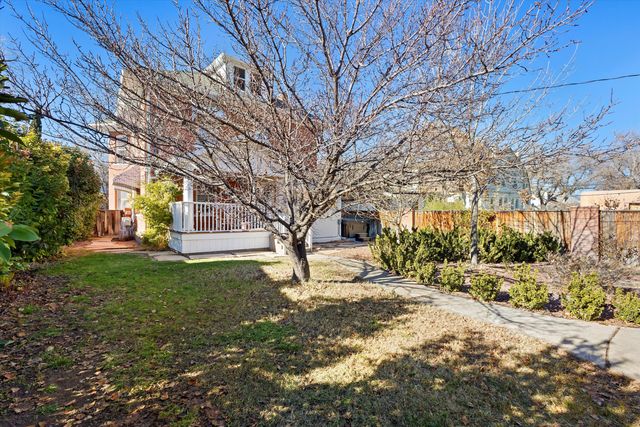 412 11th Street NW, Albuquerque, NM 87102