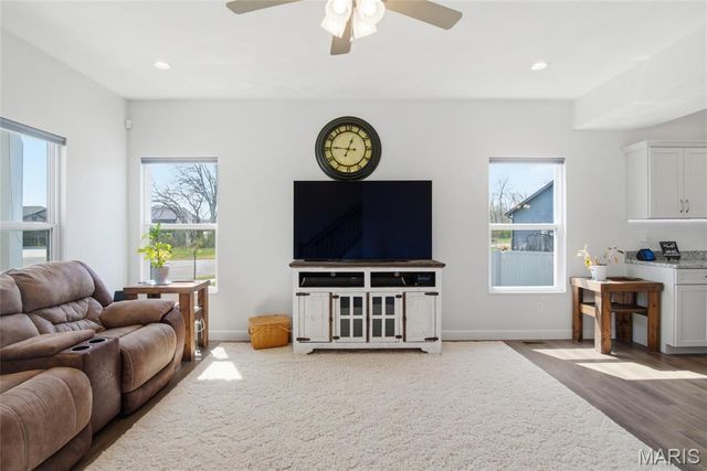 1232 Winding Oaks Lane, Mascoutah, IL 62258