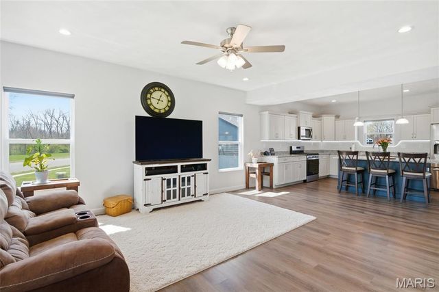 1232 Winding Oaks Lane, Mascoutah, IL 62258