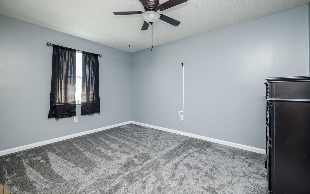 S 4424 GOSHEN LAKE DRIVE SOUTH Drive