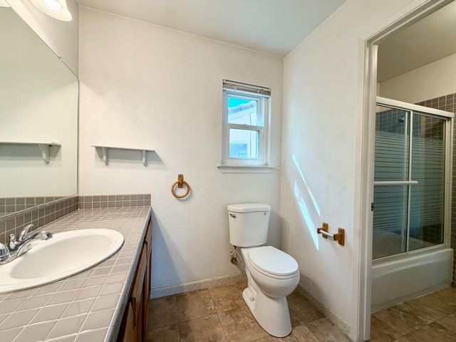 9570 N Archie Avenue, Fresno, CA 93720