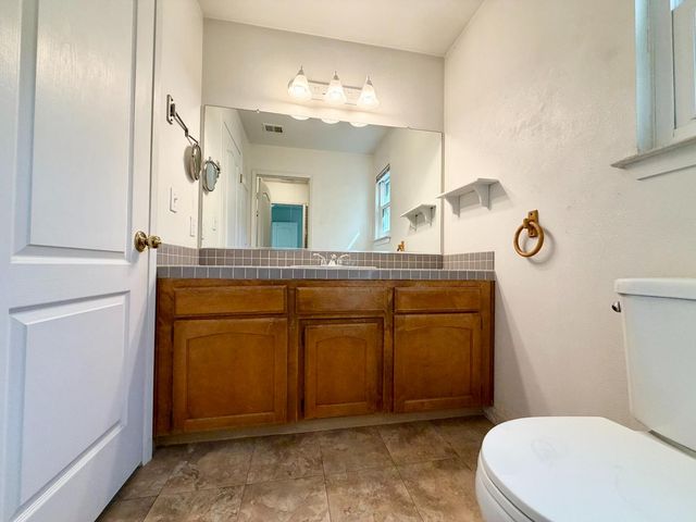 9570 N Archie Avenue, Fresno, CA 93720