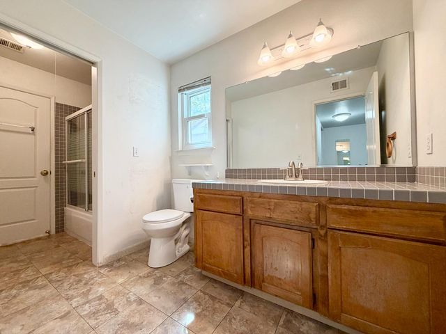 9570 N Archie Avenue, Fresno, CA 93720