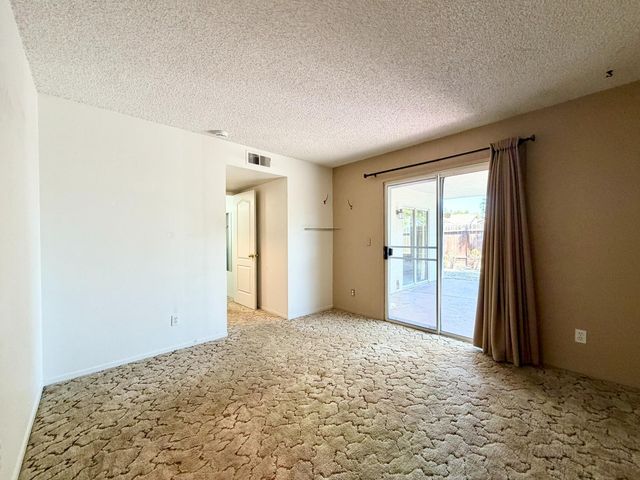 9570 N Archie Avenue, Fresno, CA 93720