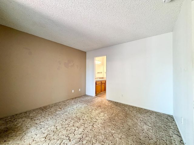 9570 N Archie Avenue, Fresno, CA 93720