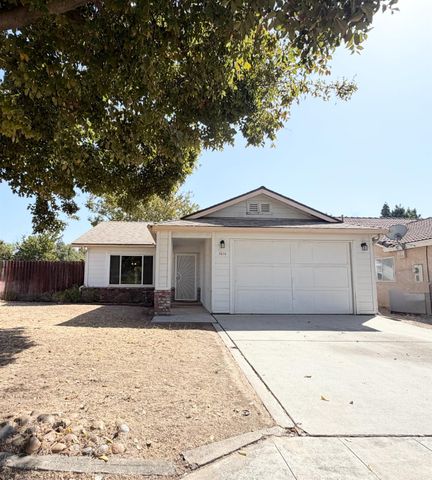 9570 N Archie Avenue, Fresno, CA 93720