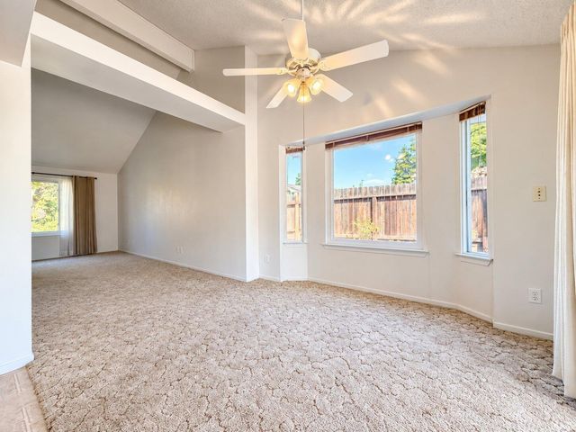 9570 N Archie Avenue, Fresno, CA 93720